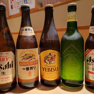 定番のお酒から、こだわりの焼酎や日本酒を取り揃えております。