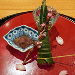 日本料理 太月 - 春子鯛ちまき鮨、蛍烏賊沖漬け、うすいまめ、ゆり根