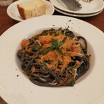 イタリア料理 フィオレンツァ - 20220506ポッタルガとシラスの黒いスパゲッティ