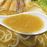 煮干し中華そば 麺屋 芝乃 - スープ