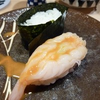 金寿司 - エビのみその塩辛ソースのせぼたんえび