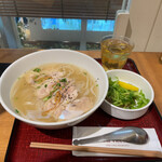 ニャーヴェトナム・フォー麺 - 