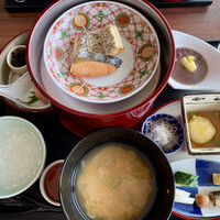 日本料理 初海 - 