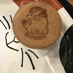 たまカフェ - ジェラートサンドのおせんべい（ニタマ）