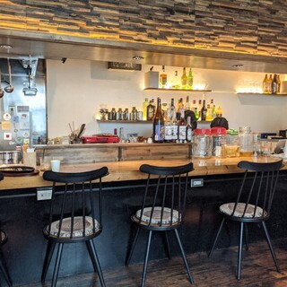 カフェ バー リップ_2