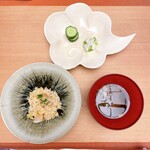 御宿かわせみ - 帆立と筍のごはん。もずくと新じゃがの赤だし。なめらかな蕪の漬物あなどれない。