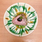 御宿かわせみ - 低音調理の仙台牛。下にチーズ豆腐があり肉の出汁とあわせ味噌だれをつけながら食べると最高。