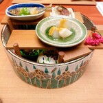 御宿かわせみ - 菖蒲柄に橋をあしらった前菜。