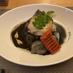 八百一本館 - きょうのお膳A（税込 2,500円）評価＝◎：【メイン】茄子とメバルの胡麻煮