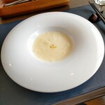 ベルエキップ - 淡い玉蜀黍のクリームスープ