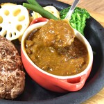 Guriru Araberu - 黒毛和牛ハンバーグ＆牛すじ煮込みカレー