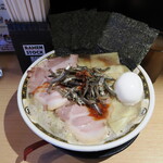 174316632 - すごい煮干しラーメン(特製)1070円、にぼし増し100円