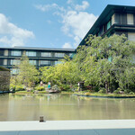 FORNI - ホテル庭園の全景