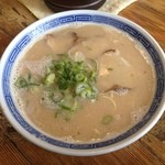 名島亭 - ラーメン480円。
      昔ながらのあっさり豚肩ラーメンです。