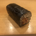 鮨　仙八 - 赤貝のヒモときゅうりの巻物