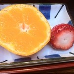 海鮮料理　魚盛 - 2013.2.5　　魚盛丼（海鮮丼）セット580円・デザート