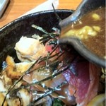 海鮮料理　魚盛 - 2013.2.5　　④丼にドバーっとかける