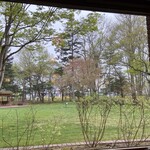 北海道ホテル - レストランからお庭を