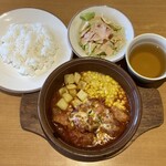 Saizeriya - ランチ 鶏肉のトマトソース煮込み （チーズのせチキンカチャトラ） ライス小盛　４５０円　(2022/02)