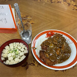 パリー食堂 - カツカレーと味噌汁