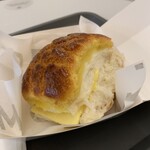 Champion Bolo Bun - 料理写真:ボーローヤオ（バター付き）