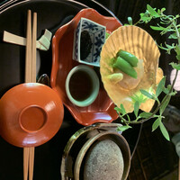 京都 吉兆 嵐山本店 - 石の上で焼きます