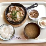 カフェ＆レストラン オリゼ - 豚ロース肉の ジンジャー味噌焼き定食　９８０円　(2022/02)