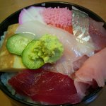 魚国寿司 - ちらし寿司大盛り（700円）