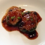 中国飯店 富麗華 - ピーマンの海老すり身詰め黒豆ソース