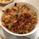 中国飯店 富麗華 - 杏と空豆の海鮮入りチャーハン