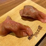 焼肉 ジャンボ - 炙り和牛にぎり 1貫 600円