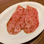 焼肉 ジャンボ - 炙り和牛にぎり 1貫 600円