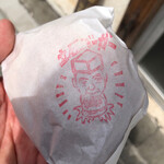 立石バーガー - 店主の似顔絵つき立石バーガー・100円