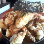 草介 - 海苔、南瓜、茄子、薩摩芋2枚、ししとう、シメジ、月山筍、海老、帆立、白身魚とたぶんイカかな？