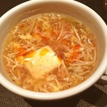 中国菜館 桃の花 - フカヒレがちょこ〜っと
            入った辛味スープ（笑）