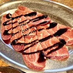 みさき屋 - 黒毛和牛ツラミ　528円