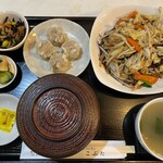 KOBUTA - しゅうまいと野菜炒め定食800円