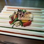 飛騨牛グリルばくろ - ◆ ばくろ最とびステーキランチセット　飛騨牛赤身（100g）　¥2,640
      （前菜ガーデンサラダ／最とびステーキ／土鍋炊きご飯／漬物／味噌汁）