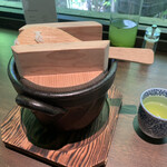 飛騨牛グリルばくろ - ◆ ばくろ最とびステーキランチセット　飛騨牛赤身（100g）　¥2,640
      （前菜ガーデンサラダ／最とびステーキ／土鍋炊きご飯／漬物／味噌汁）