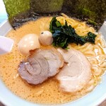 横浜家系ラーメン 魂心家 厚木インター店 - 