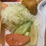 Komeda Kohi Ten - コメチキ2個とサラダ