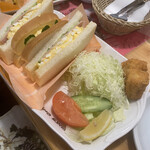 Komeda Kohi Ten - ミックスサンド コメチキ付き