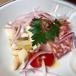 400℃ PIZZA - イカとイタリア産白インゲン豆のレモンマリネ