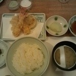 天ぷら新宿つな八 - 天ぷら御膳の１皿目、海老ちゃん＆野菜