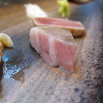 寿司栄 - 鮪の砂ずり　ワラ炙り