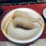 茜屋 すしぎん - 北海道産　スルメイカ　　　
      包丁の入れ方が、素晴らしい。旨みが取れるし、噛んでも柔らかいです。