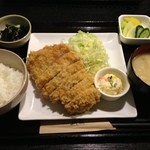 霧降高原豚特ロースかつ定食（2300円）