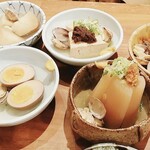 Takoyaki To Oden Tomono - ジャガバター、焼き豆腐、牛スジ、茜卵、大根