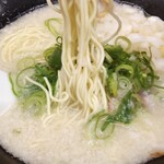 ラーメン魁力屋 - 麺の感じ