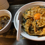 極濃つけ麺ブンブンマル - ラー油がピリッと！ダシ香る和風さっぱりつけ麺